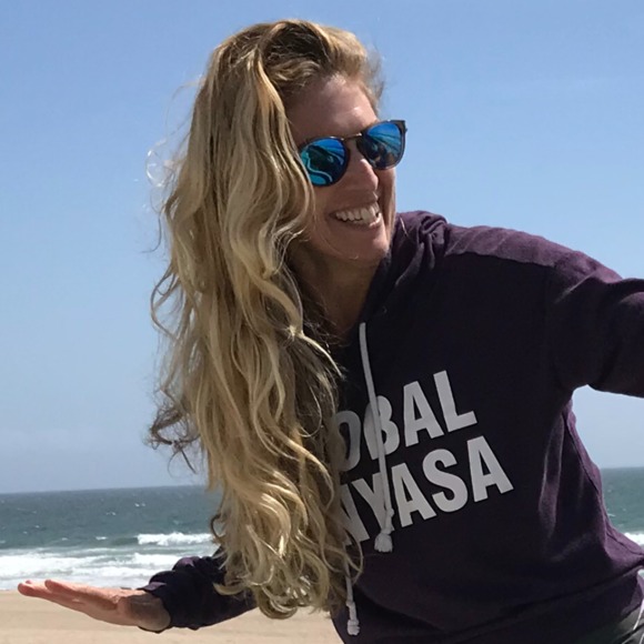 Meet your Posher, Candace - Picture 1 of 1